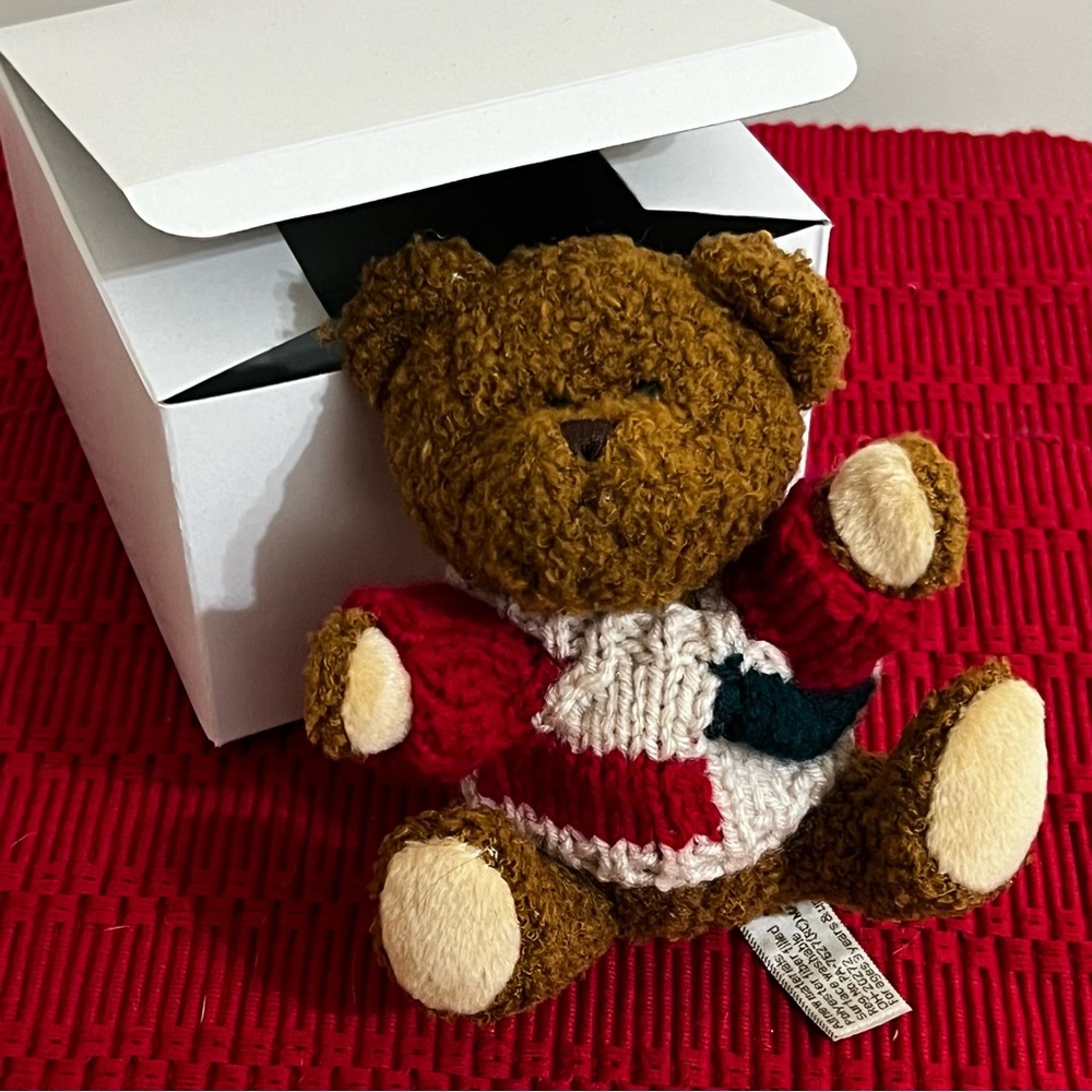 Hugfun bear w gift box - new, vintage